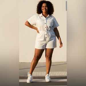 Celebrity Pink SZ XXL white denim short jumpsuit w/pink flowers, bust 46”-50”